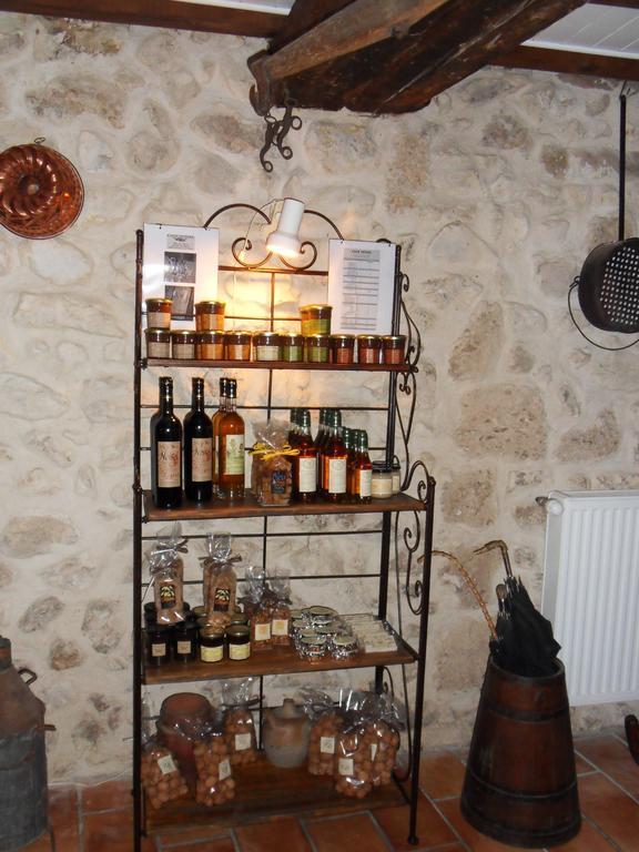 L'Estapade Des Tourelons Bed & Breakfast Saint-Jean-en-Royans Exterior foto