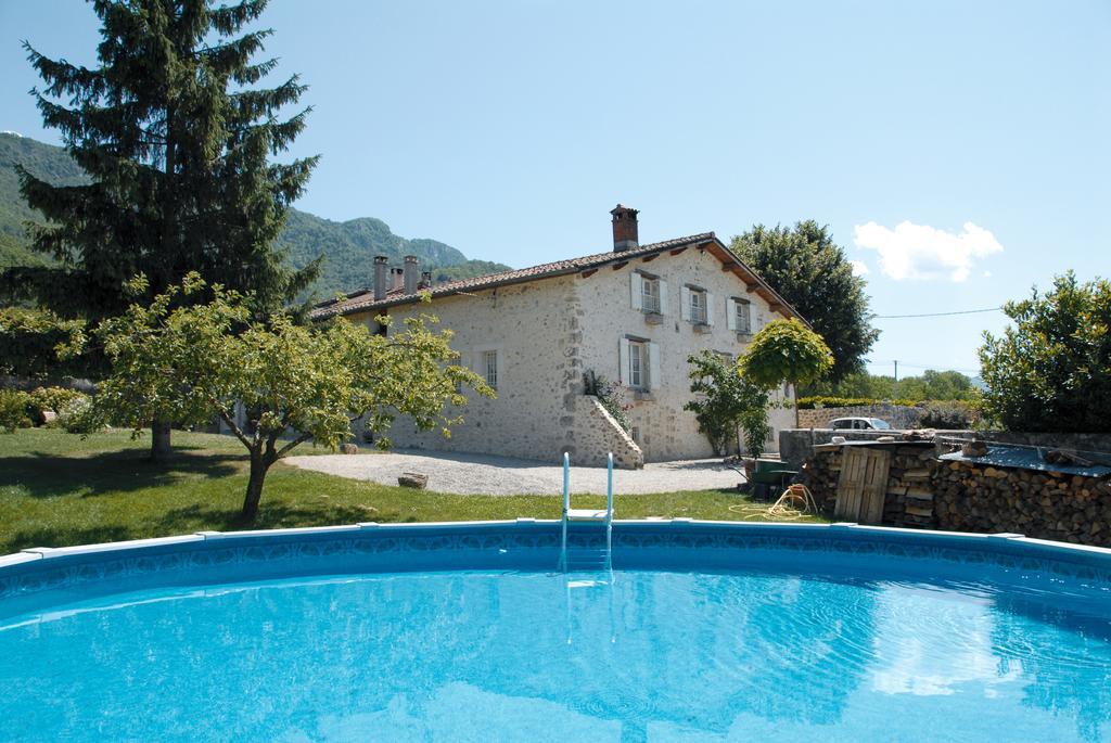 L'Estapade Des Tourelons Bed & Breakfast Saint-Jean-en-Royans Exterior foto