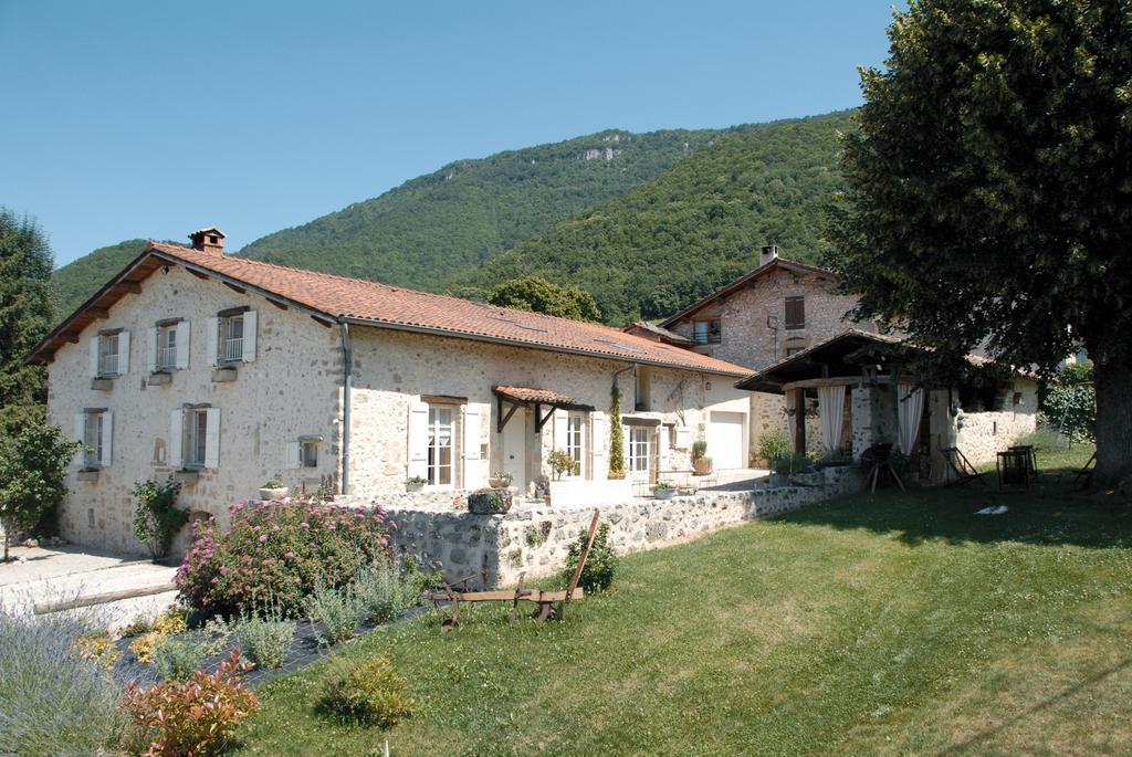 L'Estapade Des Tourelons Bed & Breakfast Saint-Jean-en-Royans Exterior foto