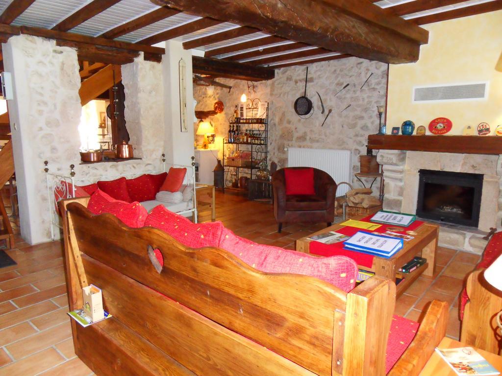L'Estapade Des Tourelons Bed & Breakfast Saint-Jean-en-Royans Exterior foto