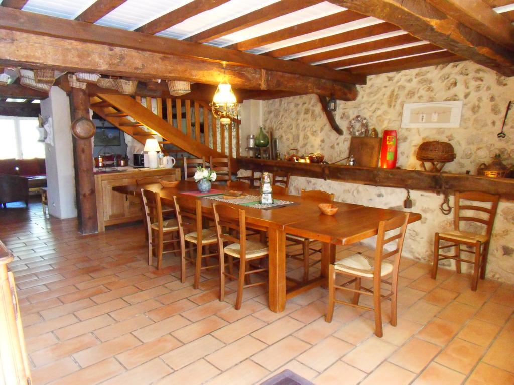 L'Estapade Des Tourelons Bed & Breakfast Saint-Jean-en-Royans Exterior foto